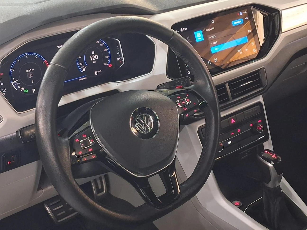 VOLKSWAGEN T-CROSS