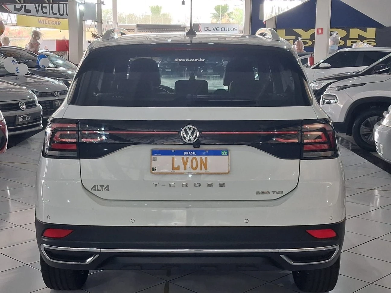 VOLKSWAGEN T-CROSS