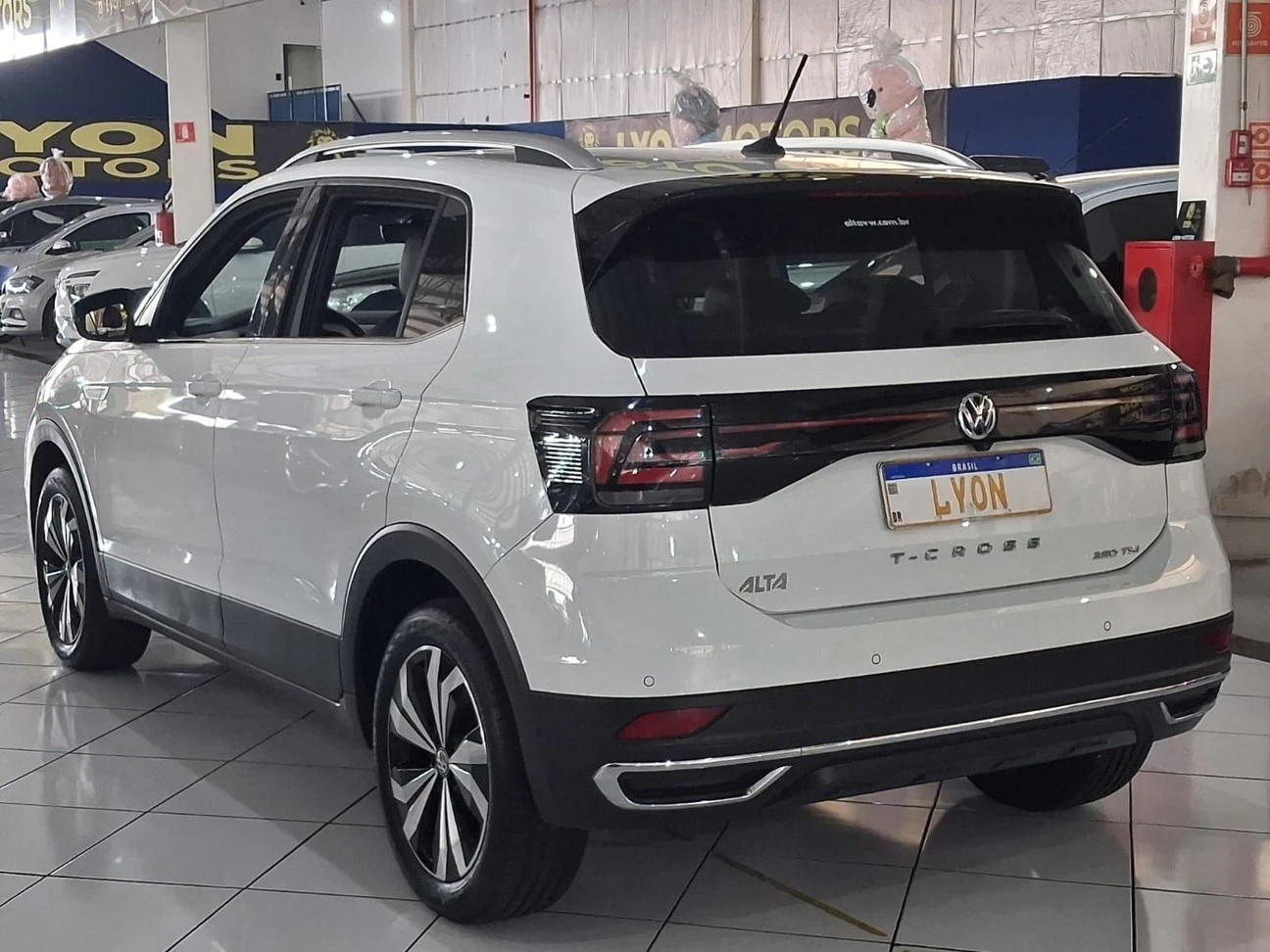 VOLKSWAGEN T-CROSS