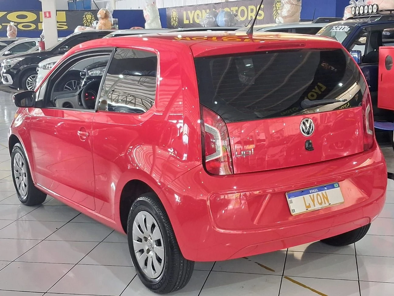 VOLKSWAGEN UP