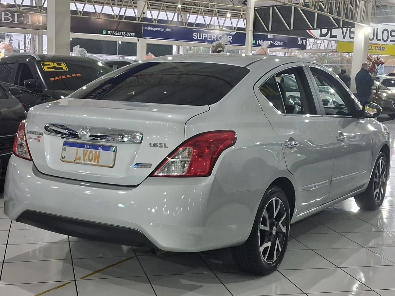 NISSAN VERSA