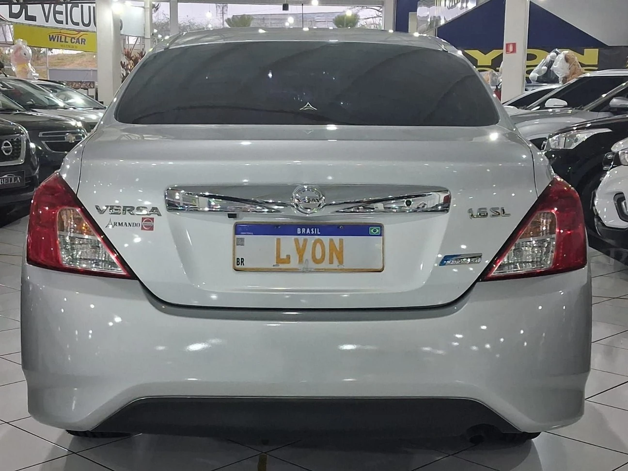 NISSAN VERSA
