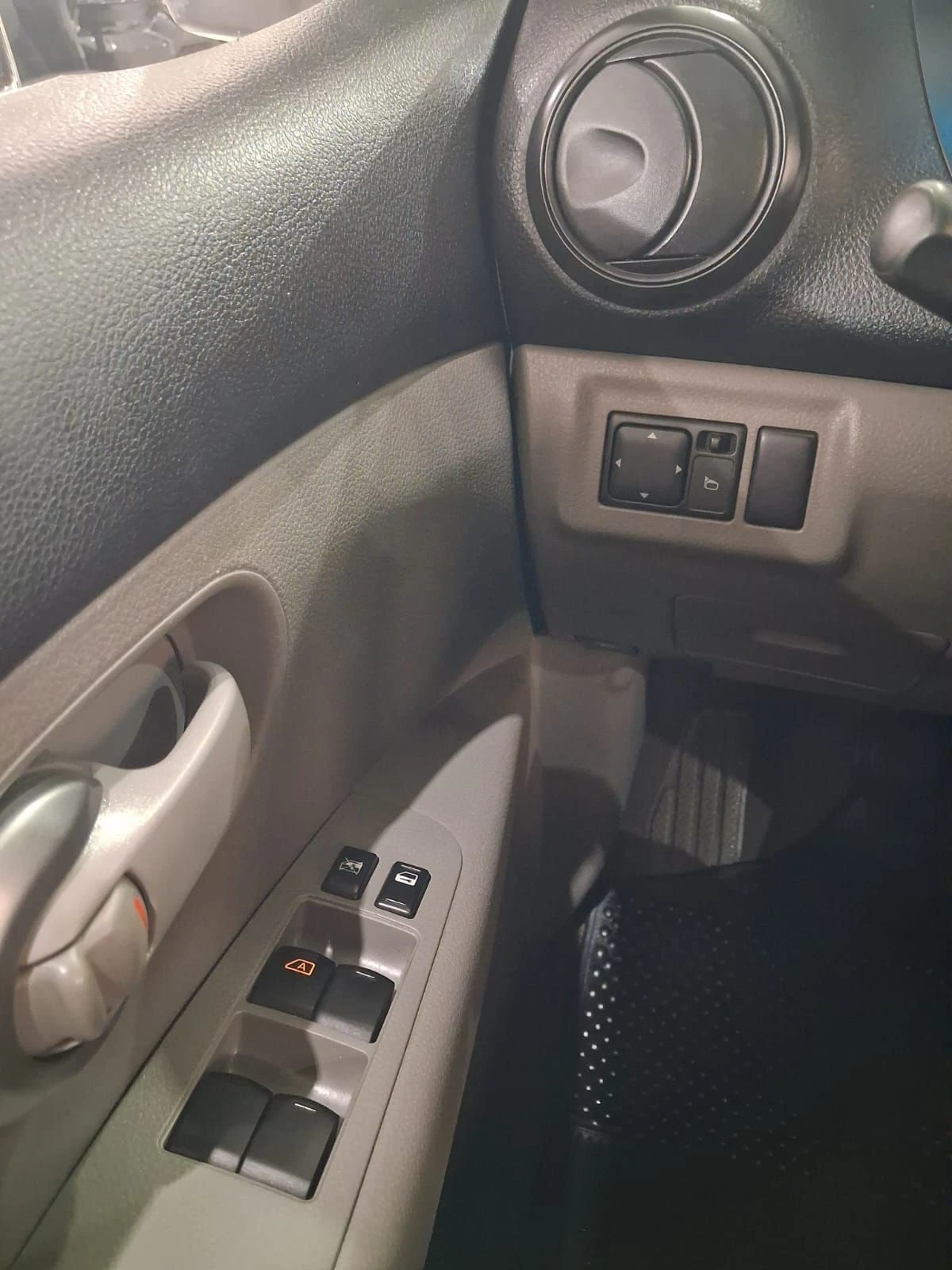 NISSAN LIVINA