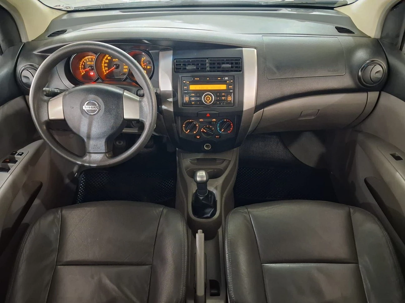 NISSAN LIVINA