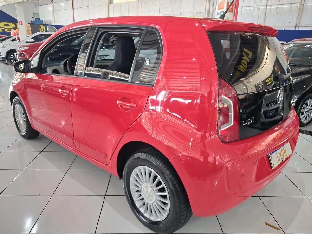 VOLKSWAGEN UP