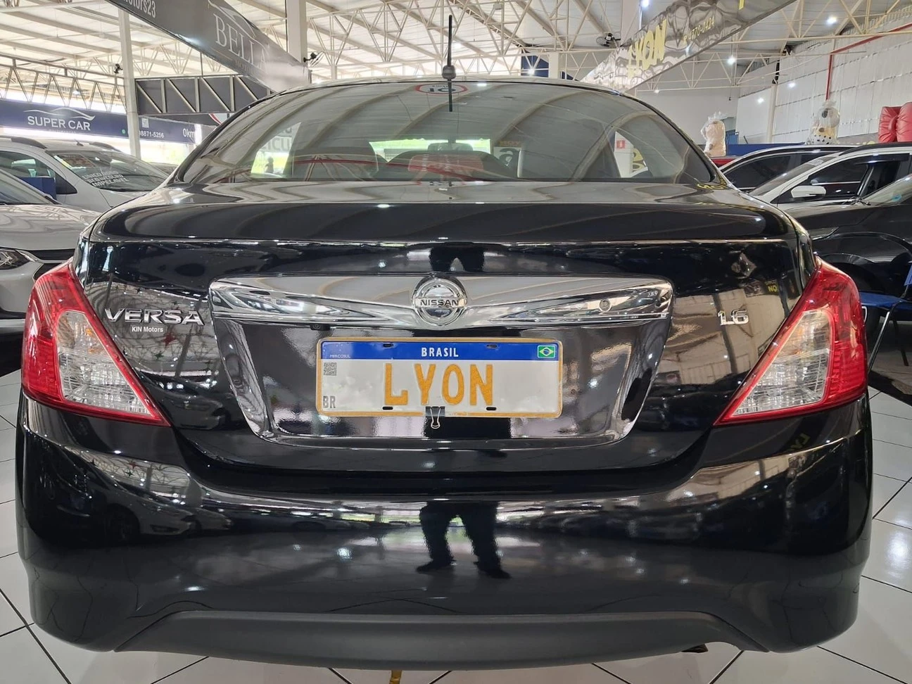 NISSAN VERSA