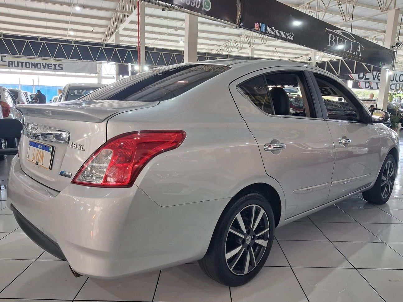 NISSAN VERSA