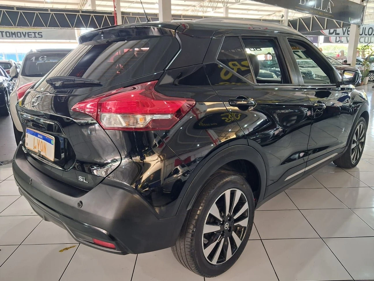 NISSAN KICKS