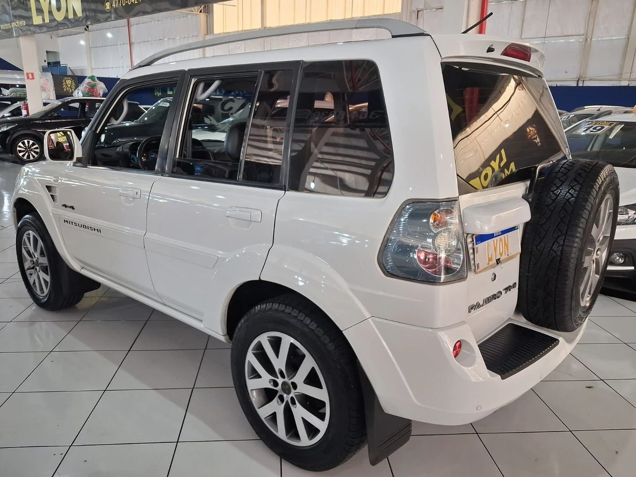 MITSUBISHI PAJERO TR4