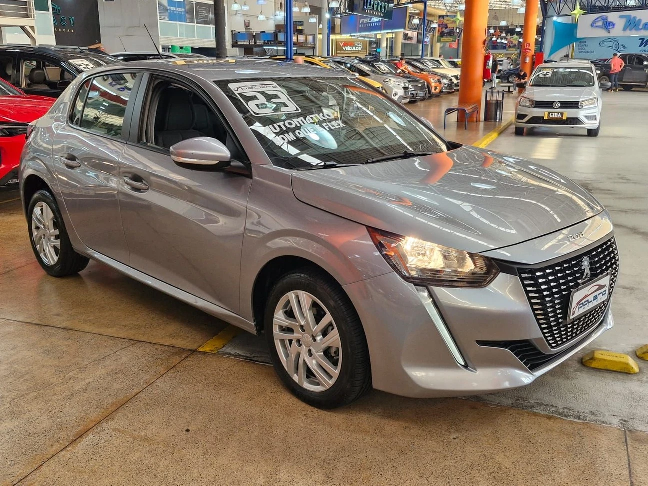 PEUGEOT 208