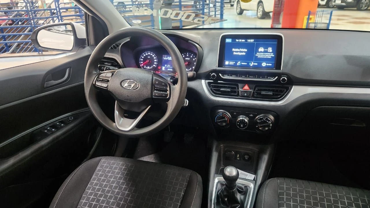 HYUNDAI HB20