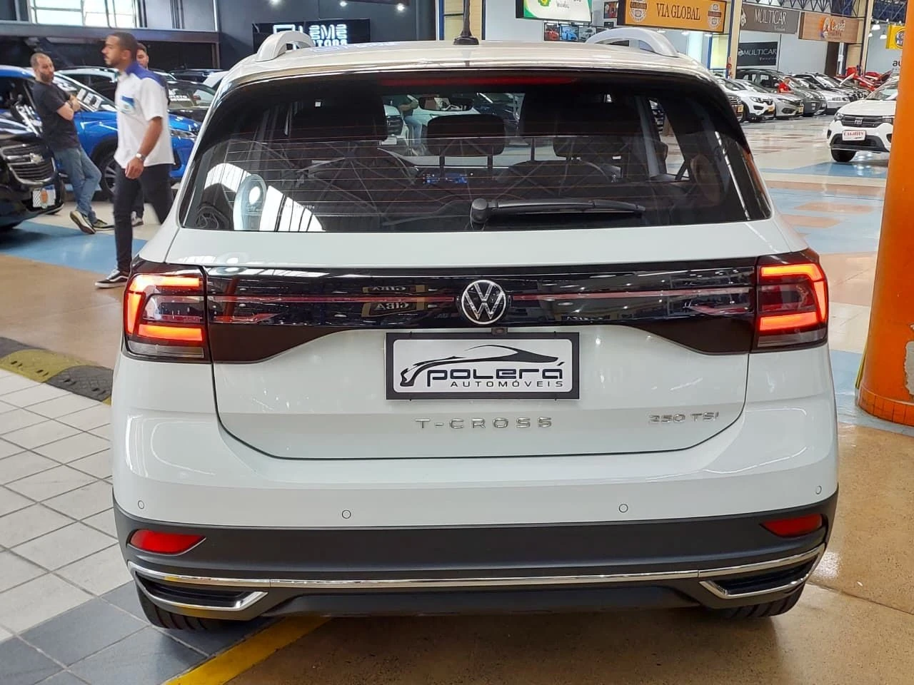 VOLKSWAGEN T-CROSS