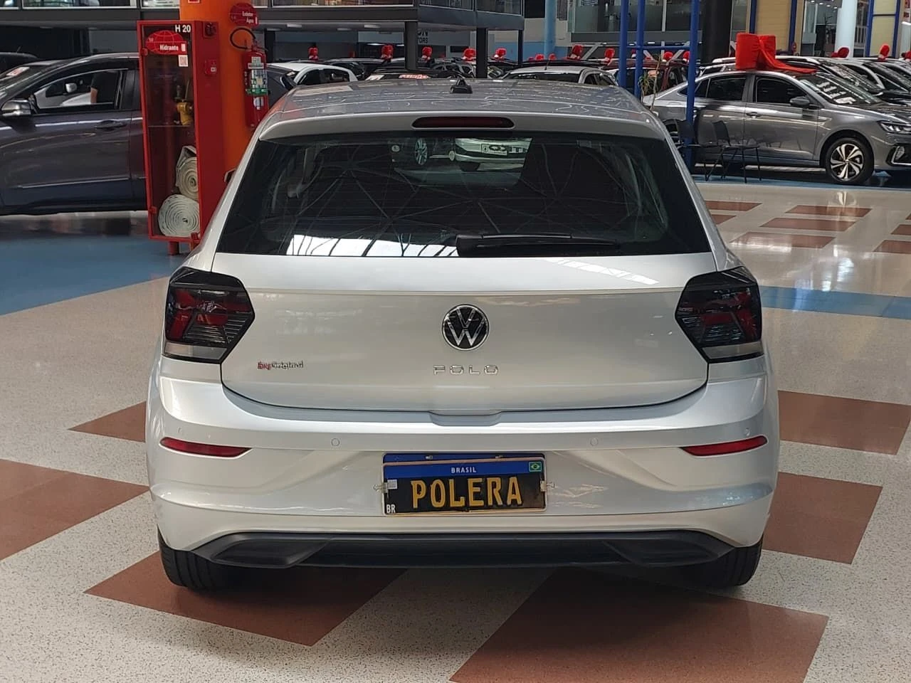 VOLKSWAGEN POLO