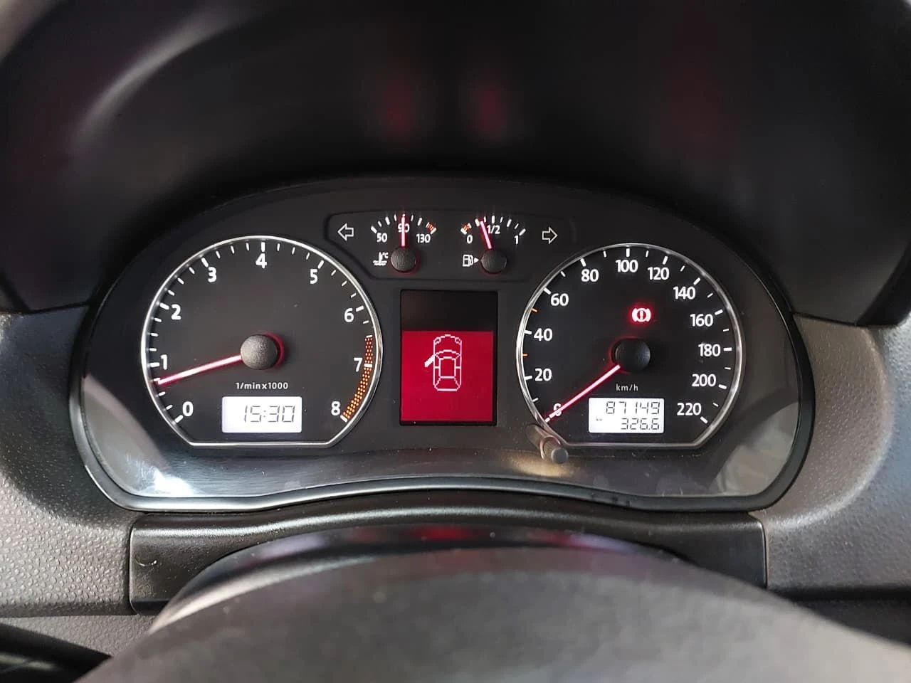 VOLKSWAGEN POLO SEDAN