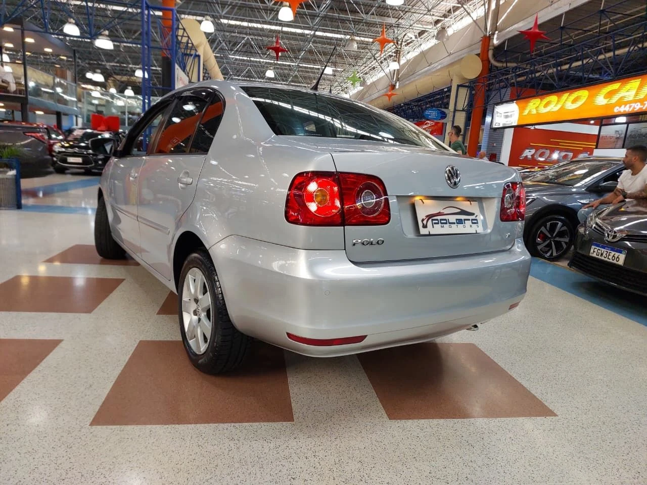 VOLKSWAGEN POLO SEDAN