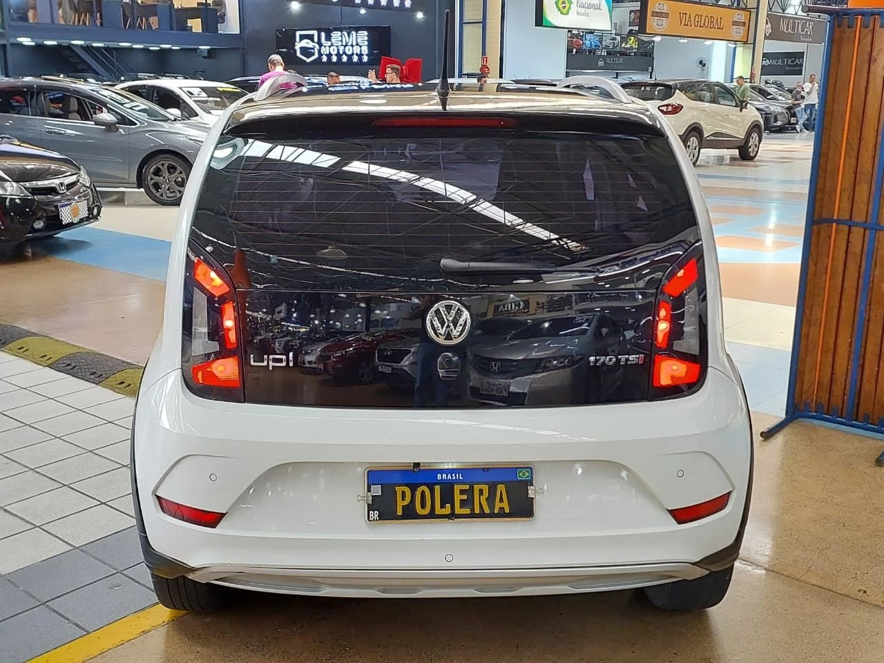 VOLKSWAGEN UP