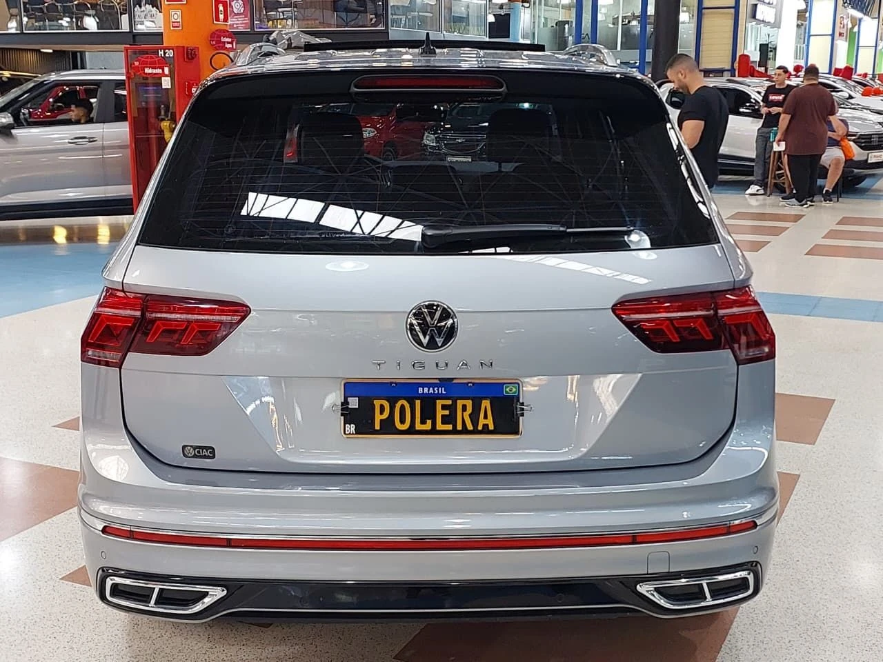 VOLKSWAGEN TIGUAN