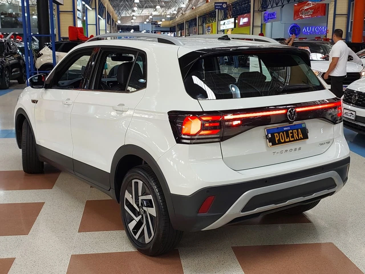 VOLKSWAGEN T-CROSS