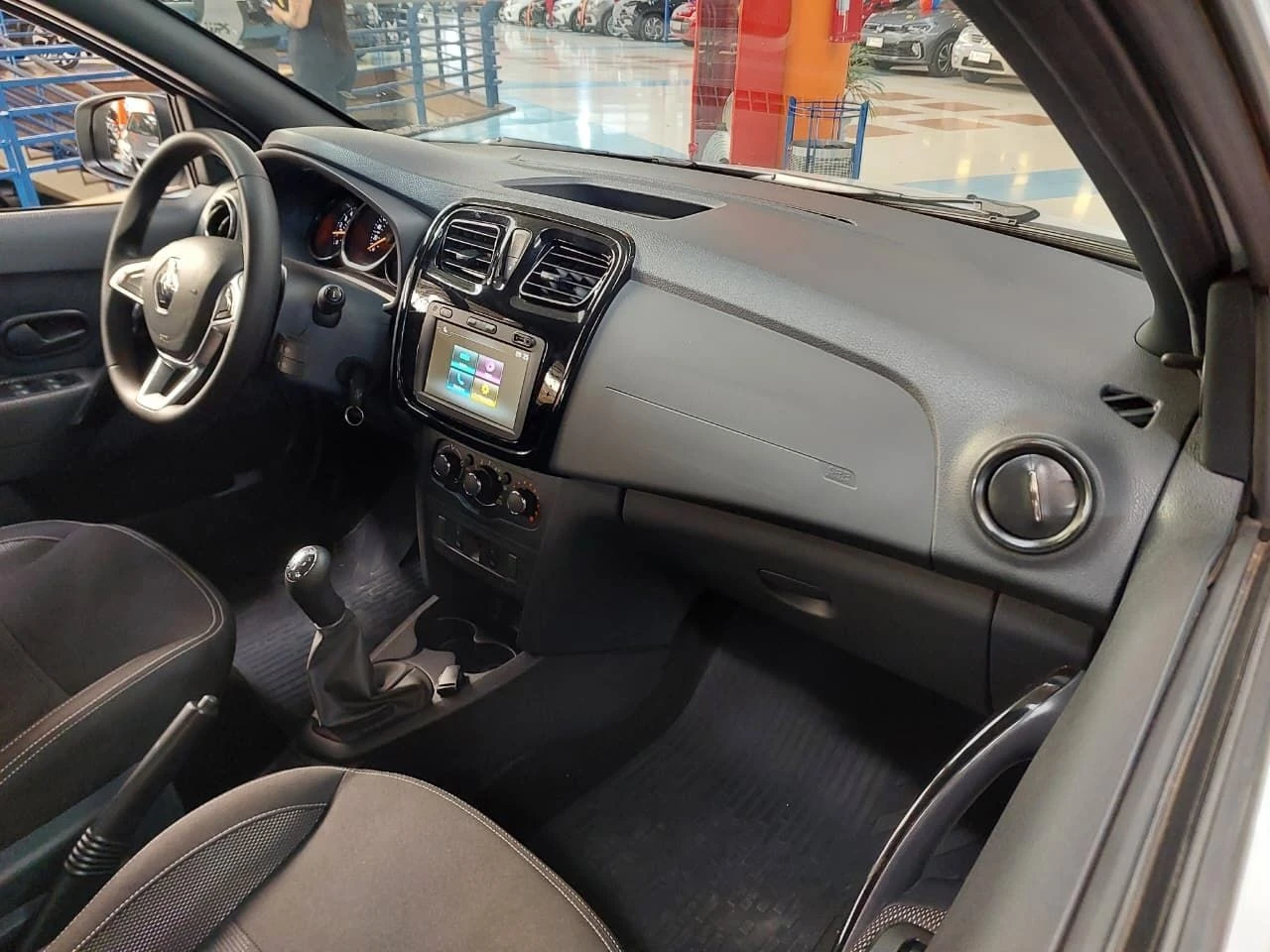 RENAULT LOGAN