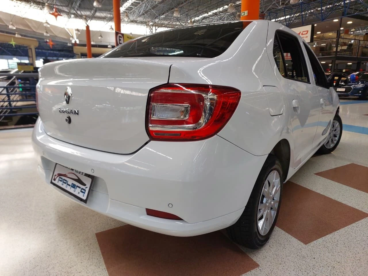 RENAULT LOGAN