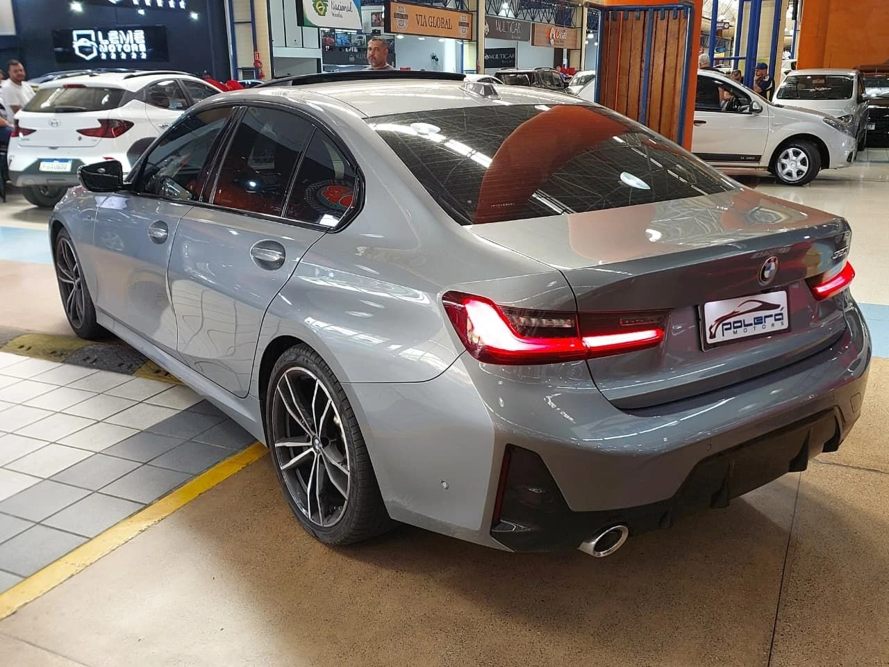 BMW 320i