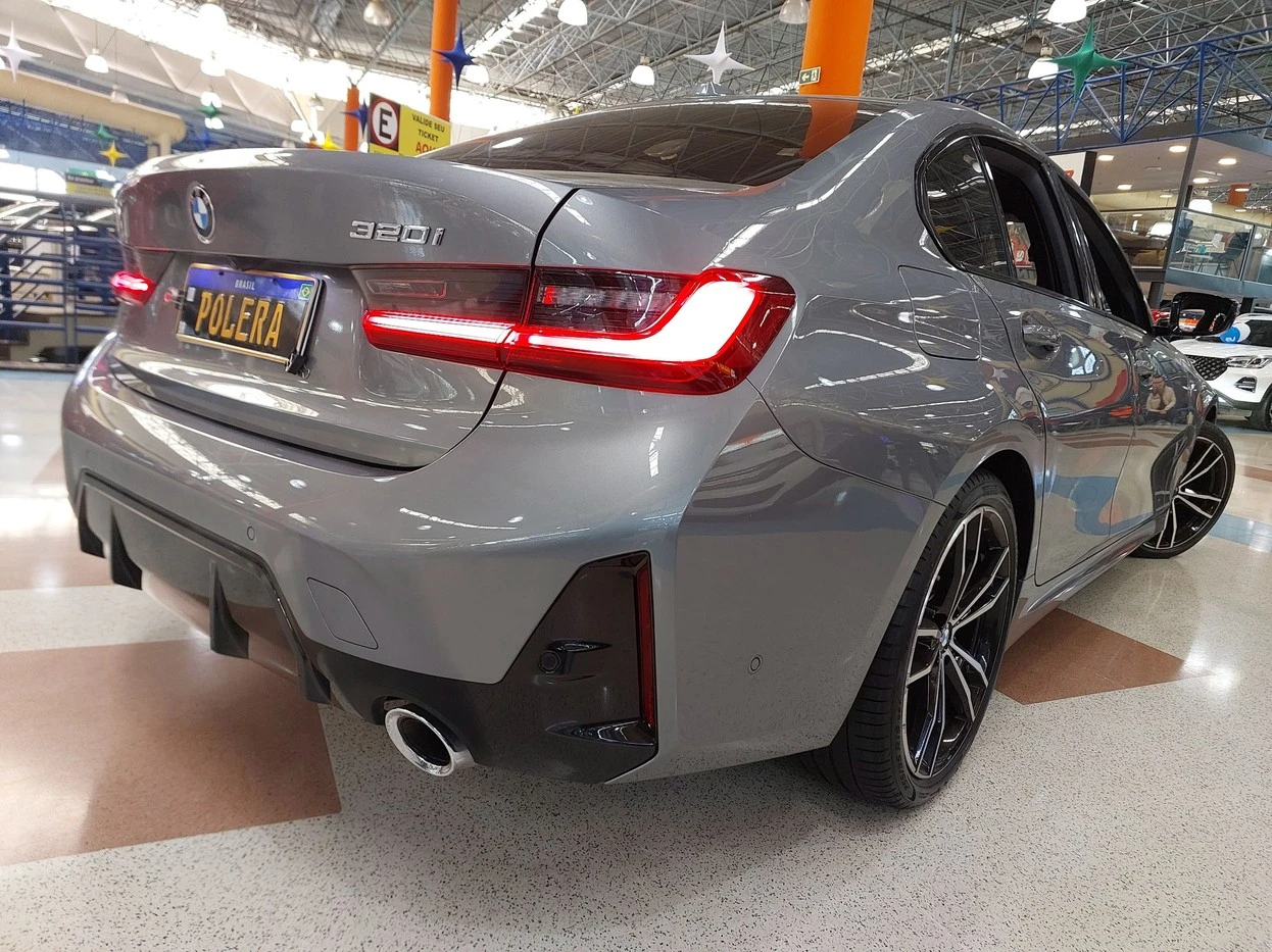 BMW 320i