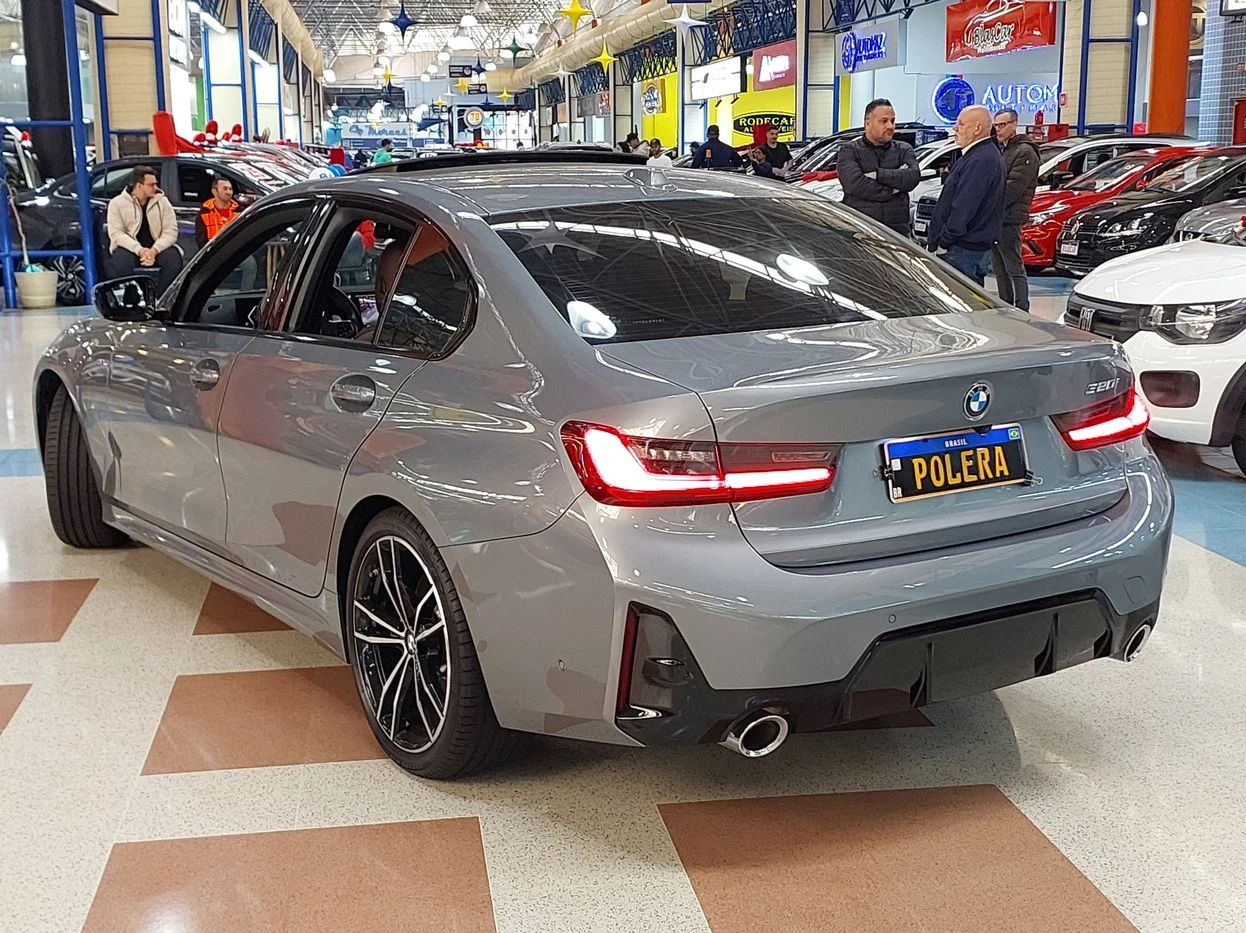 BMW 320i