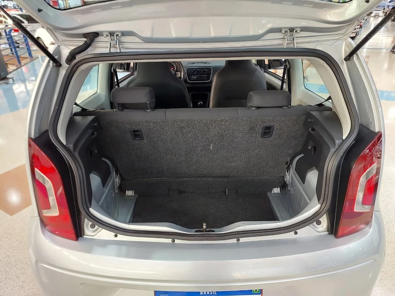 VOLKSWAGEN UP