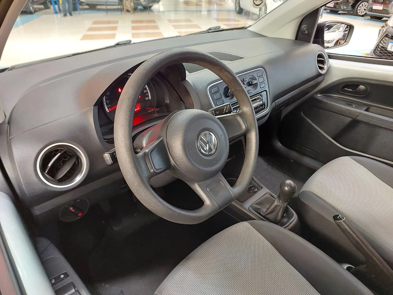 VOLKSWAGEN UP