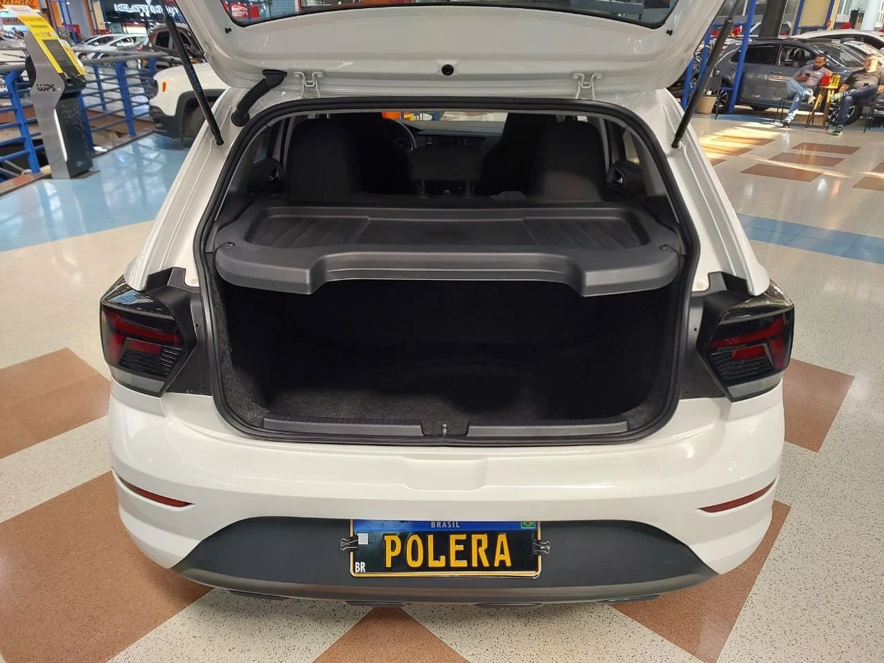 VOLKSWAGEN POLO