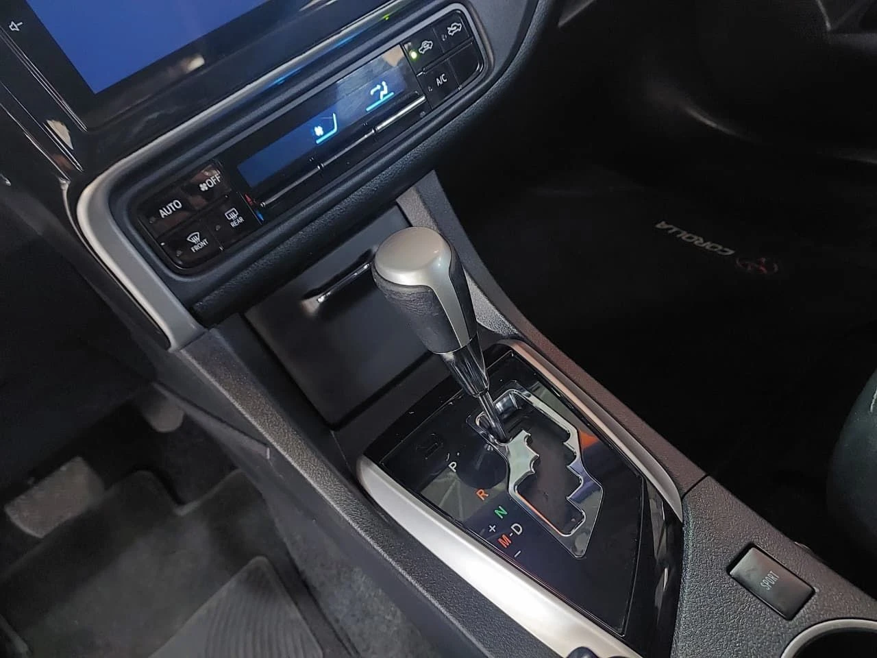 TOYOTA COROLLA