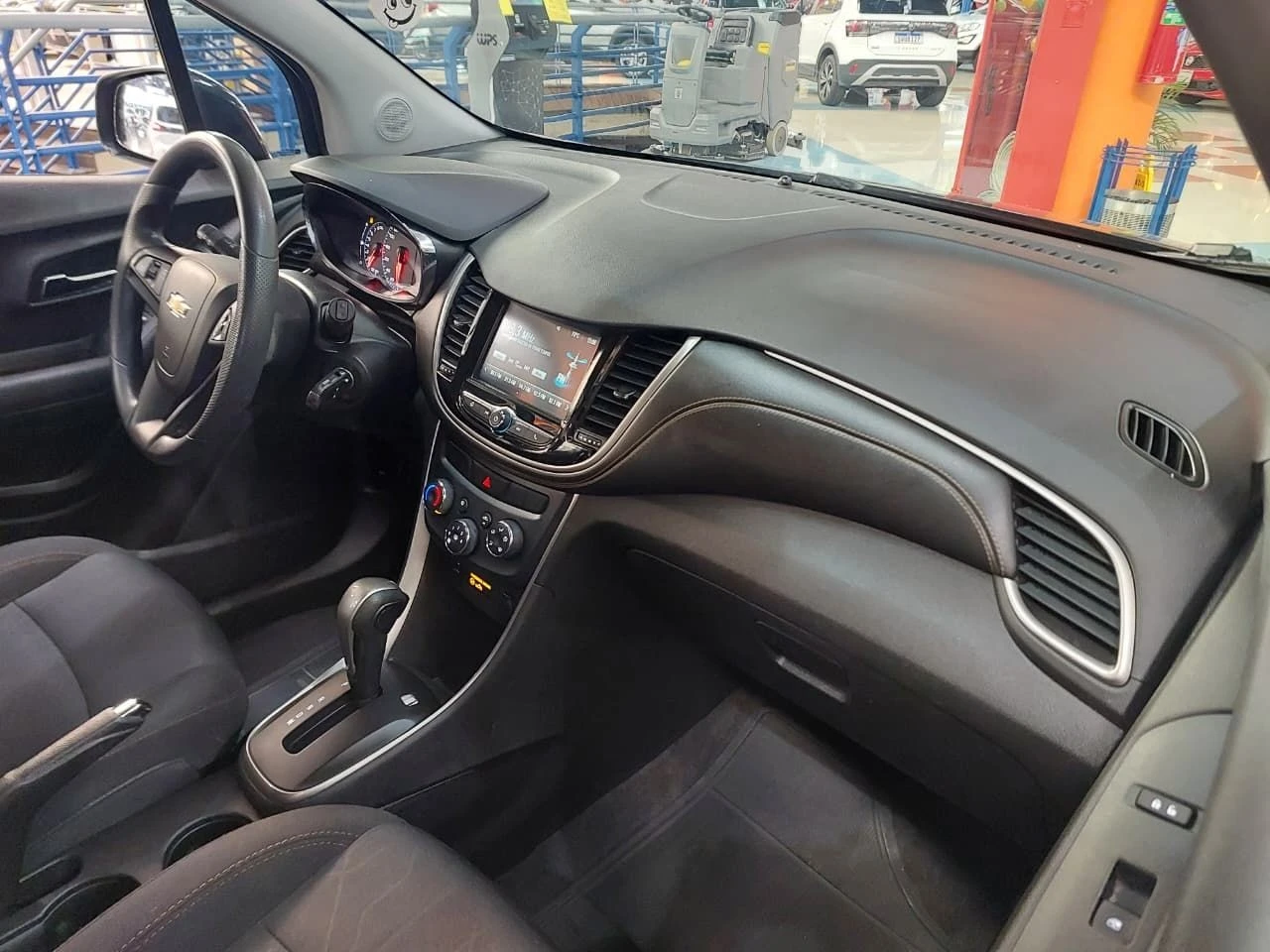CHEVROLET TRACKER