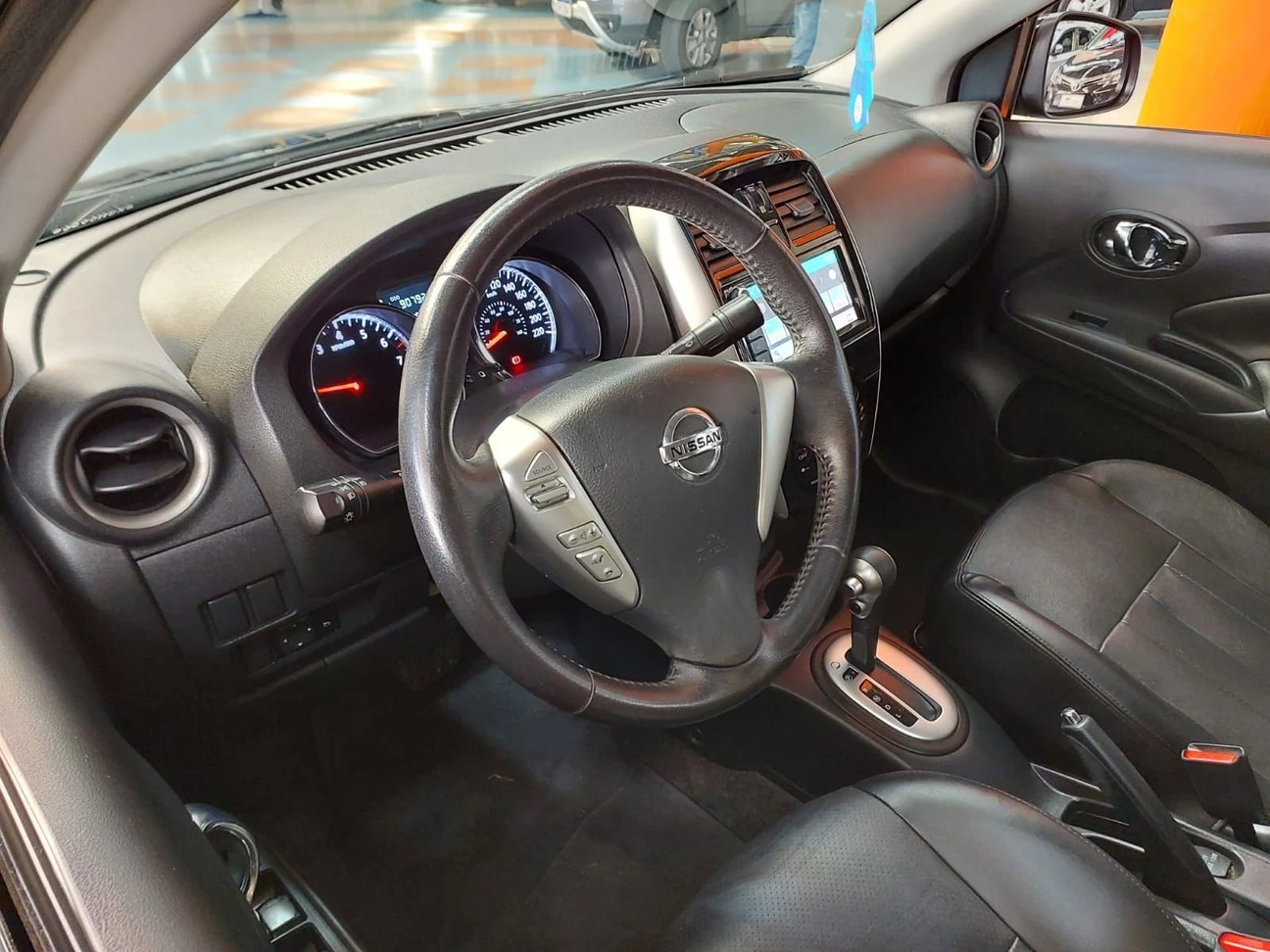 NISSAN VERSA