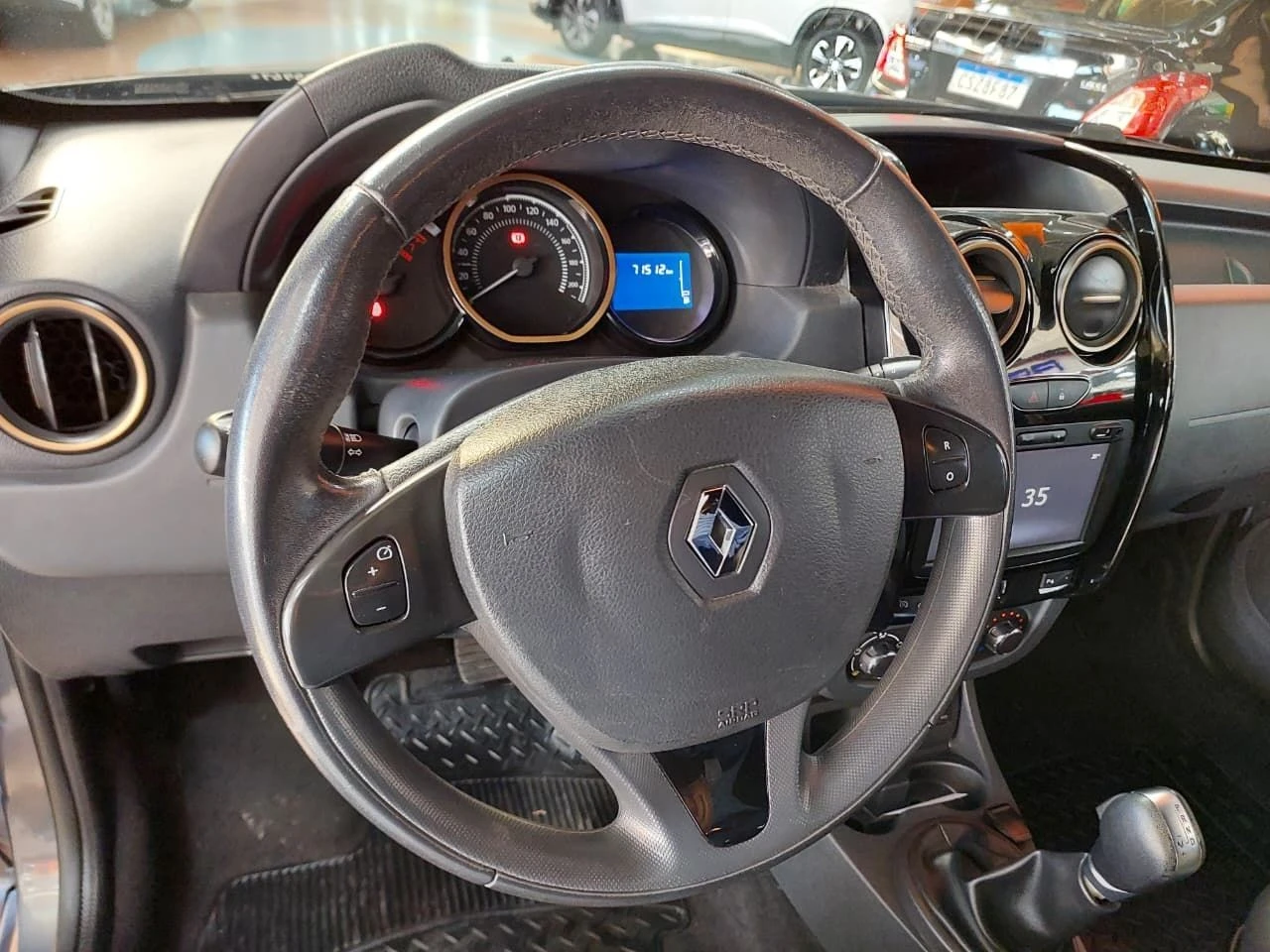 RENAULT DUSTER
