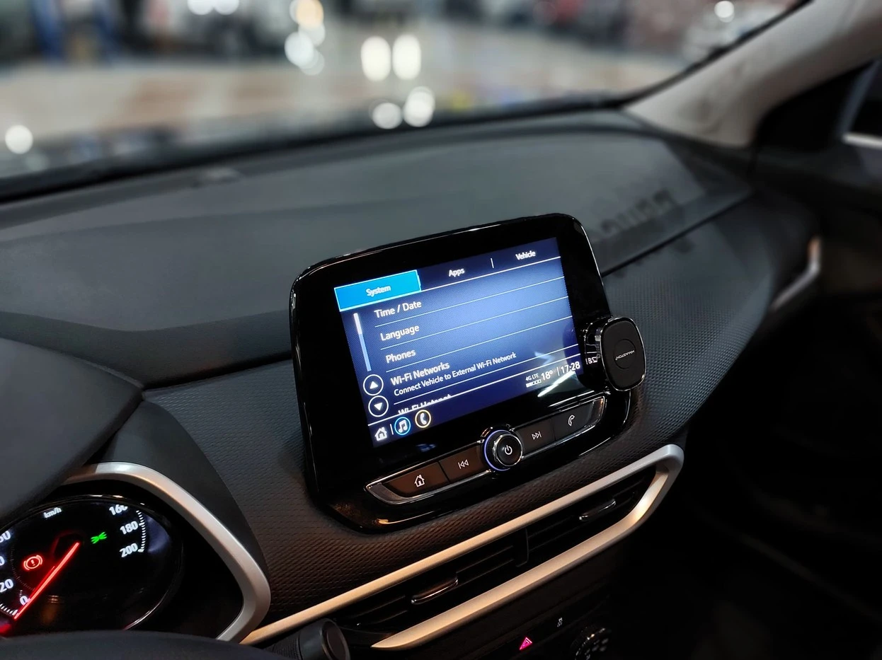 CHEVROLET TRACKER