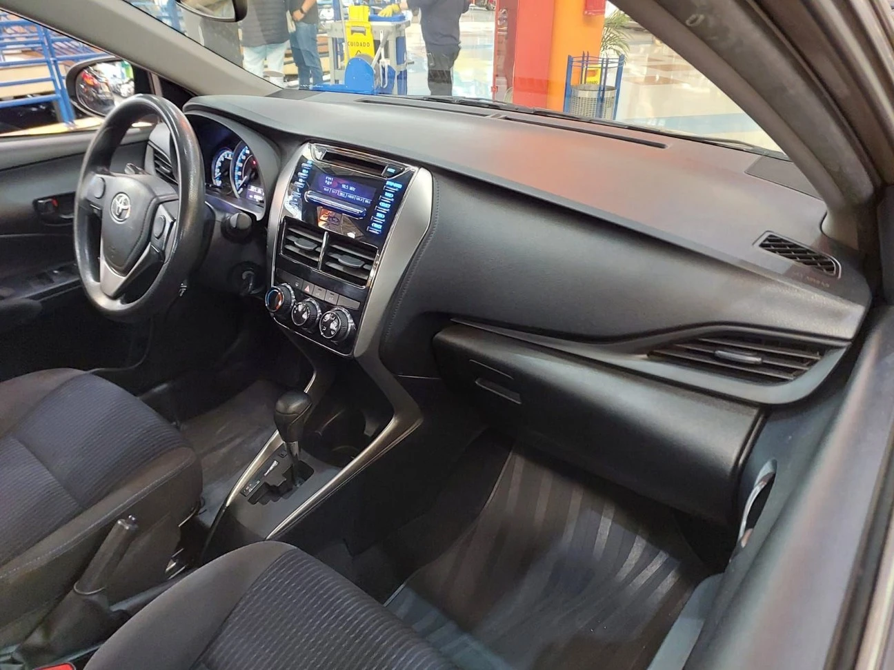TOYOTA YARIS