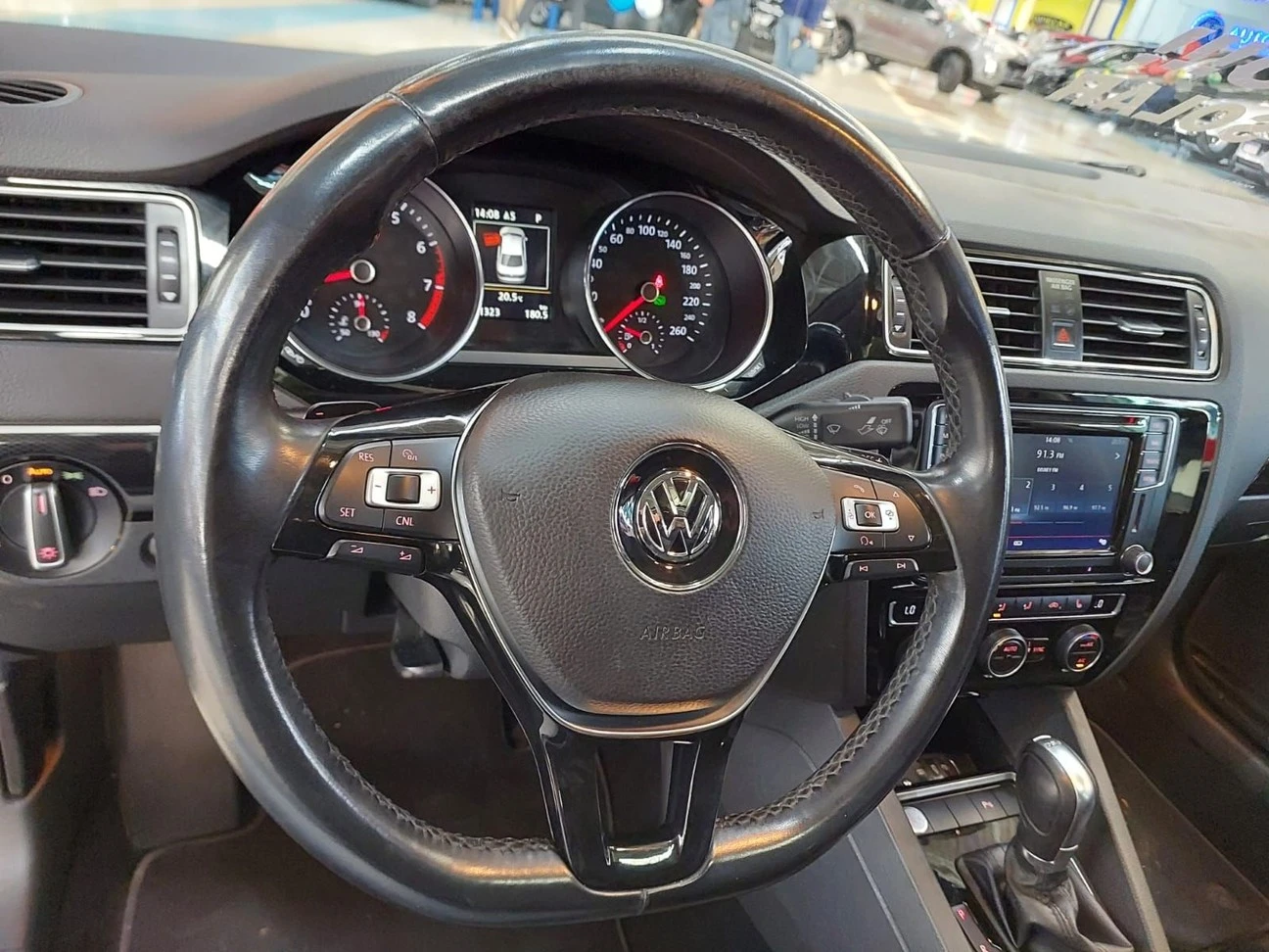 VOLKSWAGEN JETTA