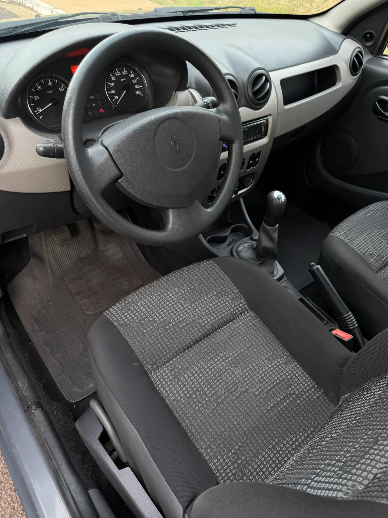 RENAULT SANDERO