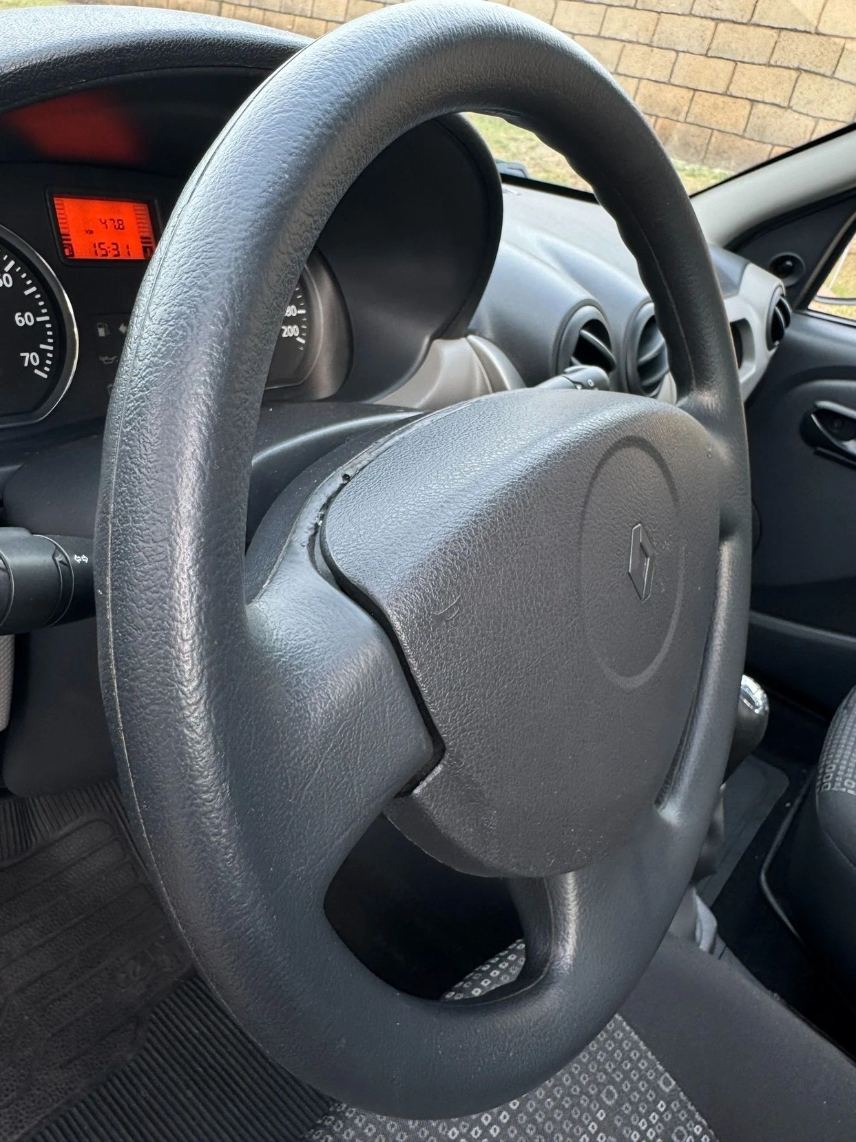RENAULT SANDERO