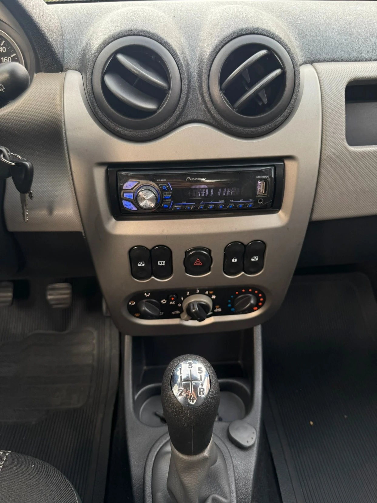 RENAULT SANDERO