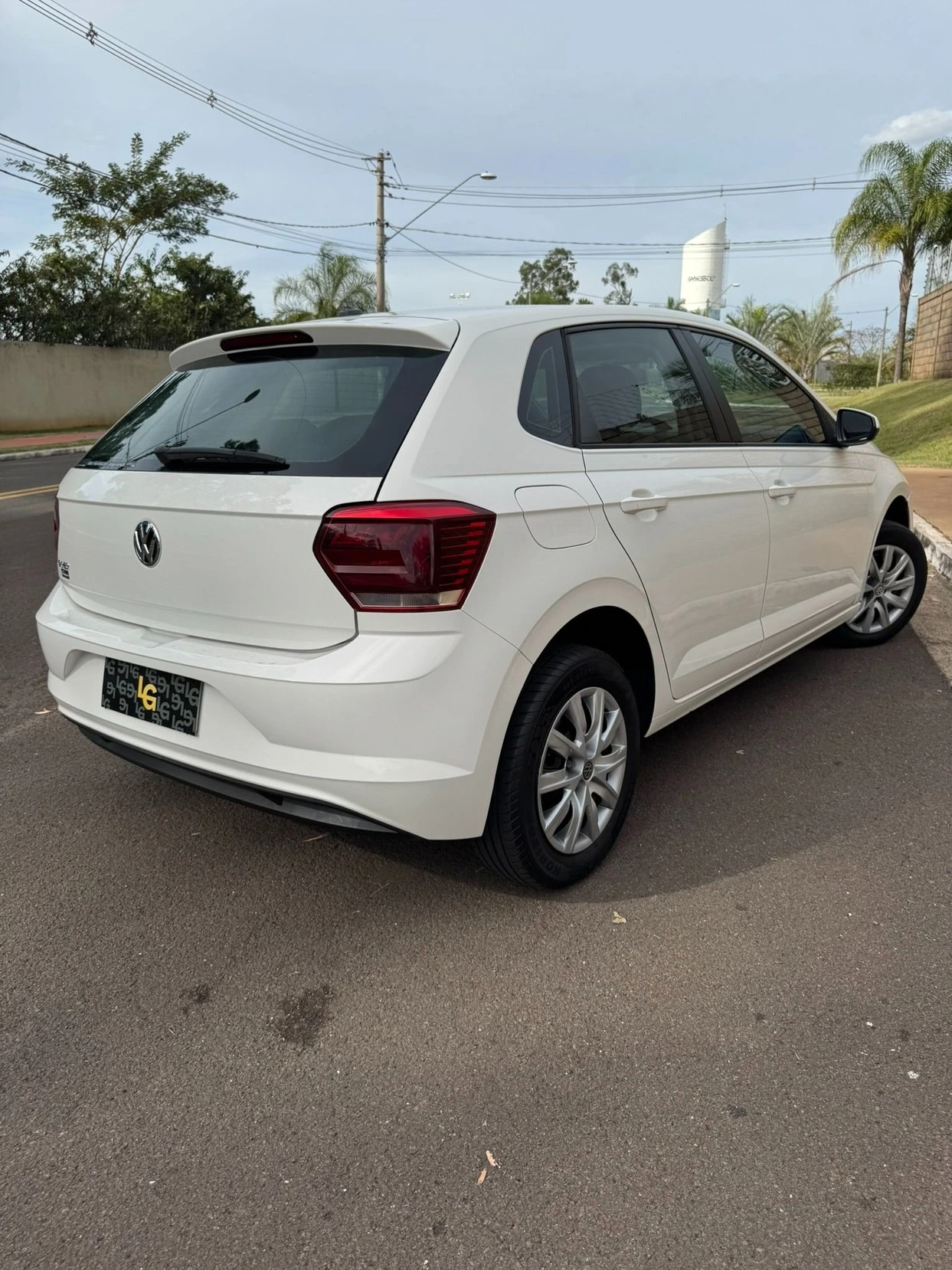 VOLKSWAGEN POLO