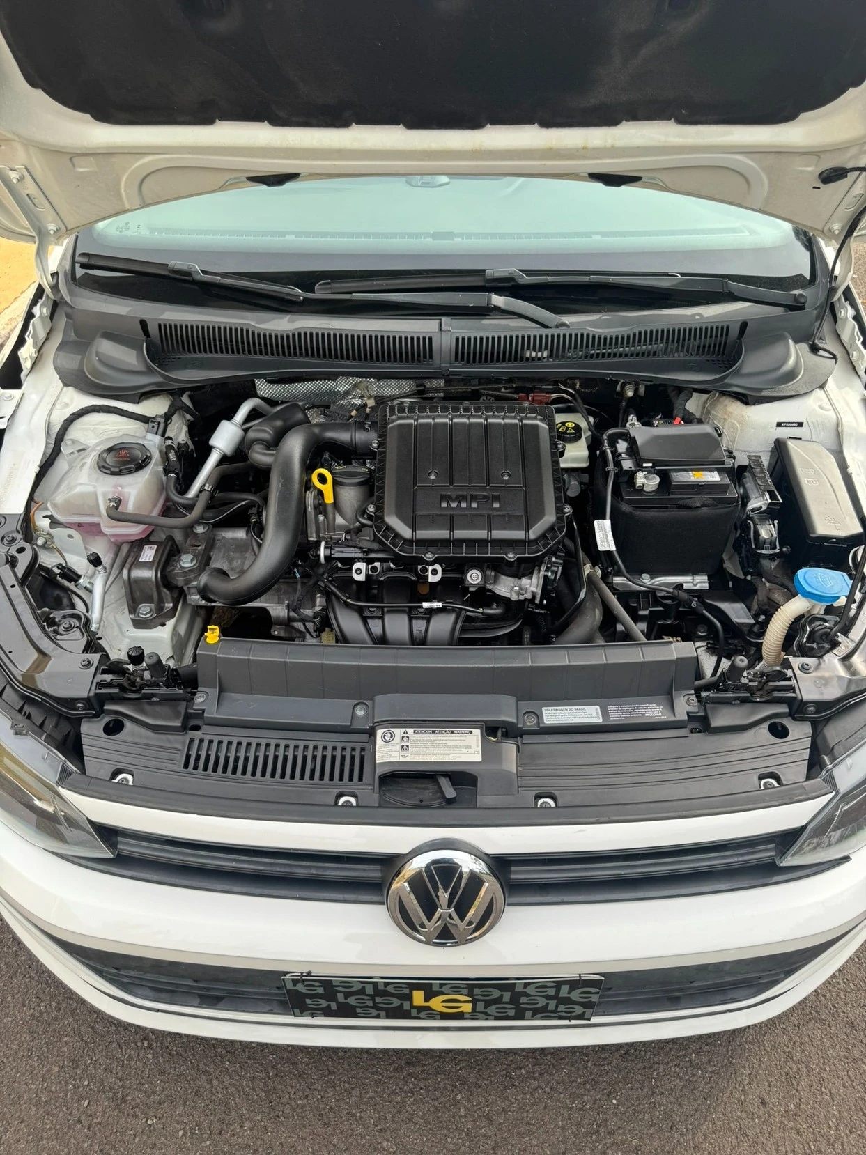 VOLKSWAGEN POLO