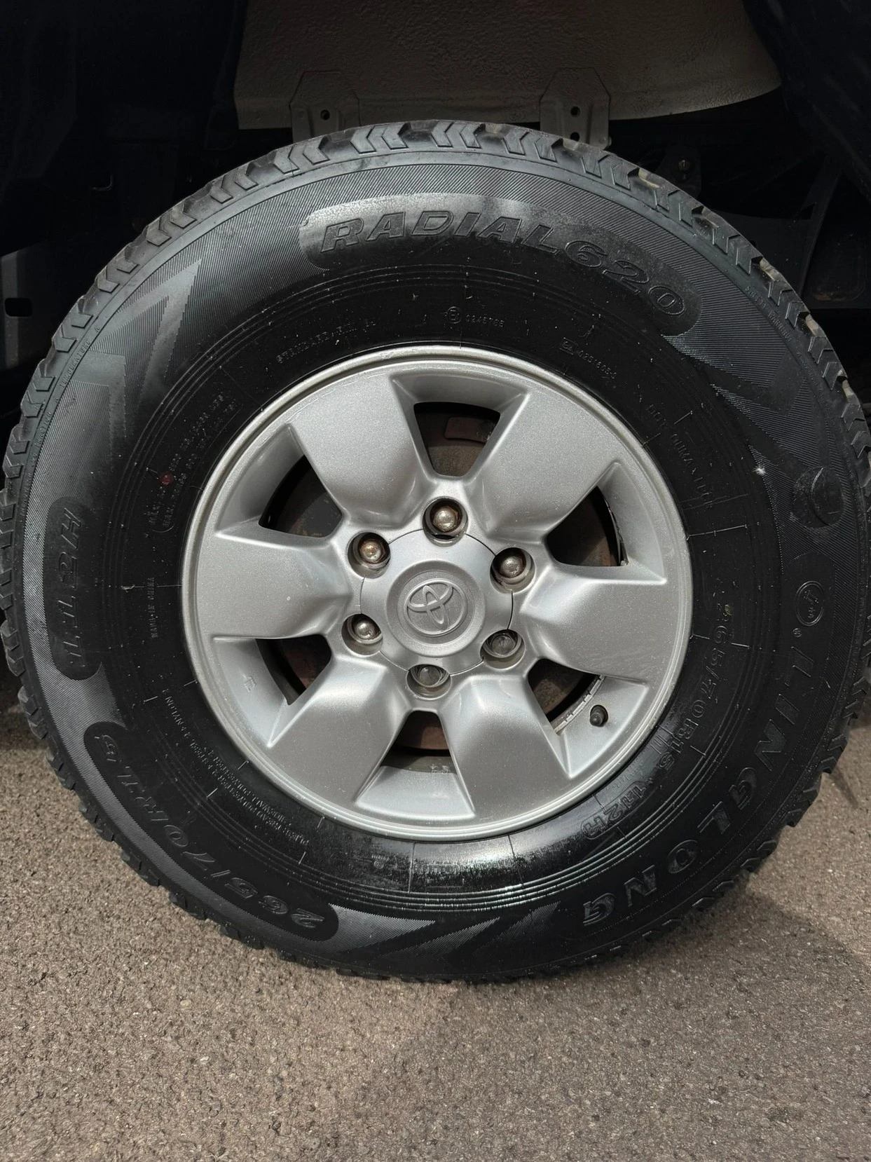TOYOTA HILUX
