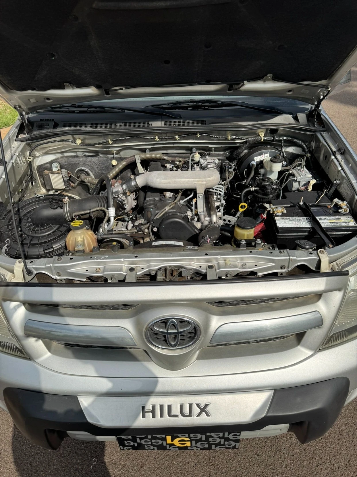 TOYOTA HILUX