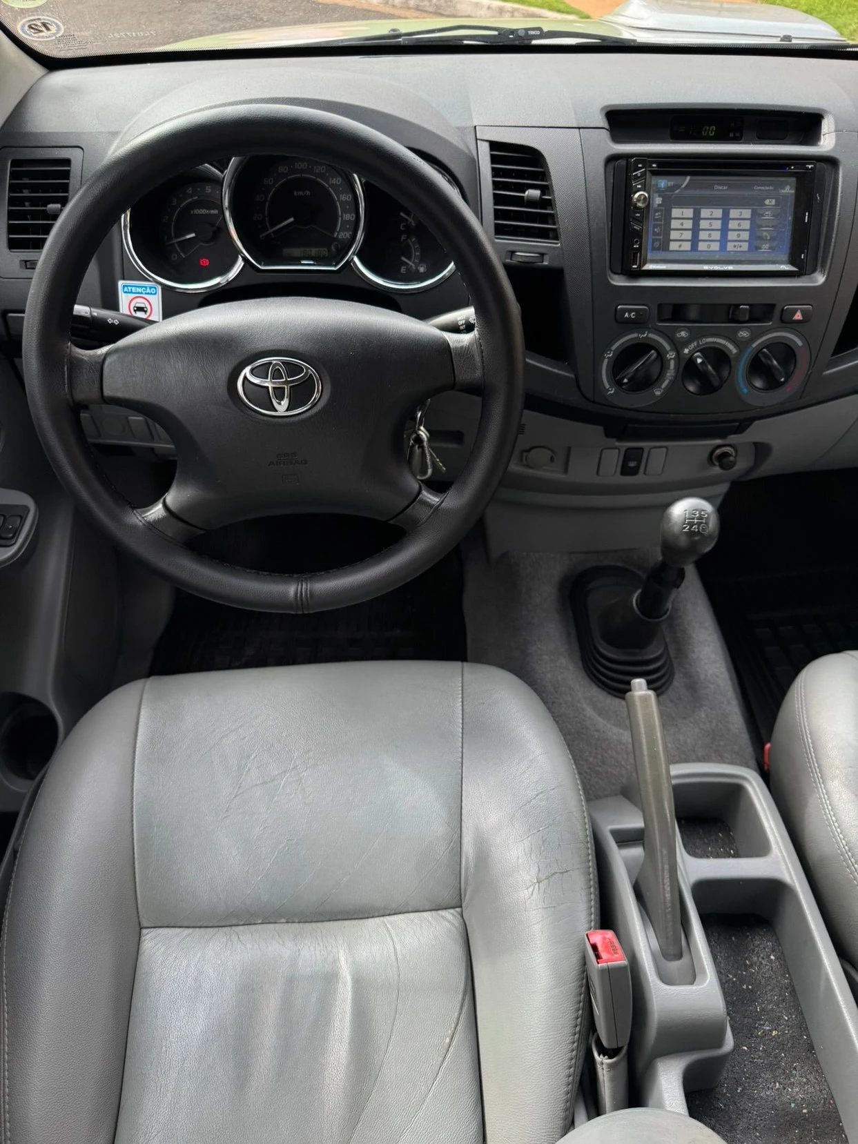 TOYOTA HILUX
