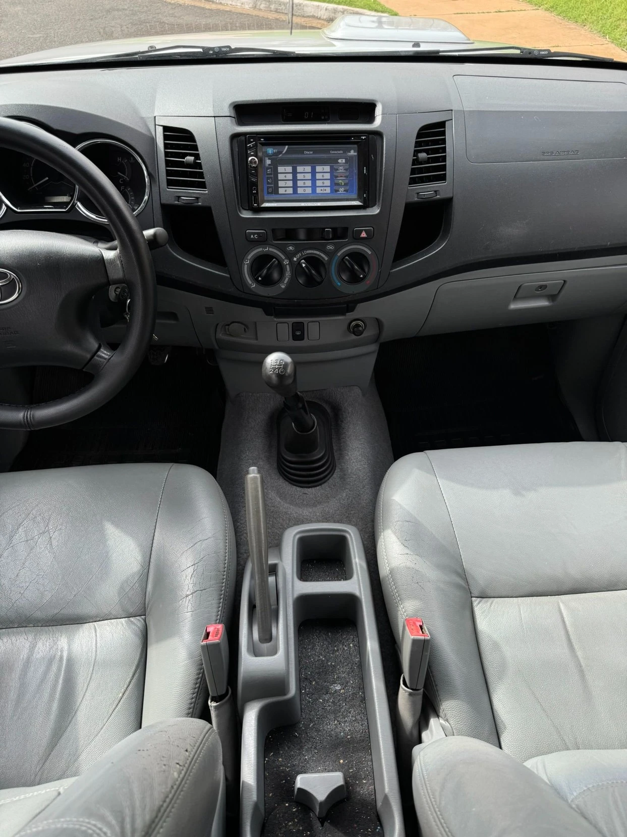 TOYOTA HILUX
