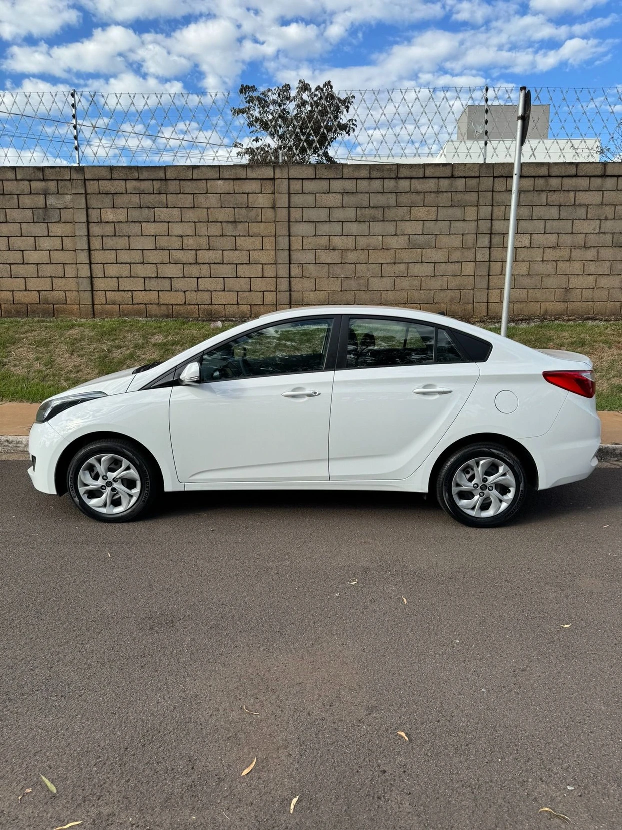 HYUNDAI HB20S