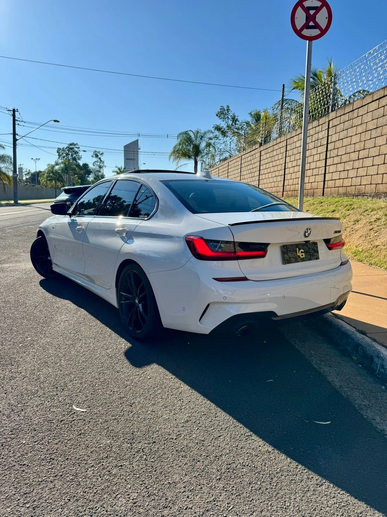 BMW 320I