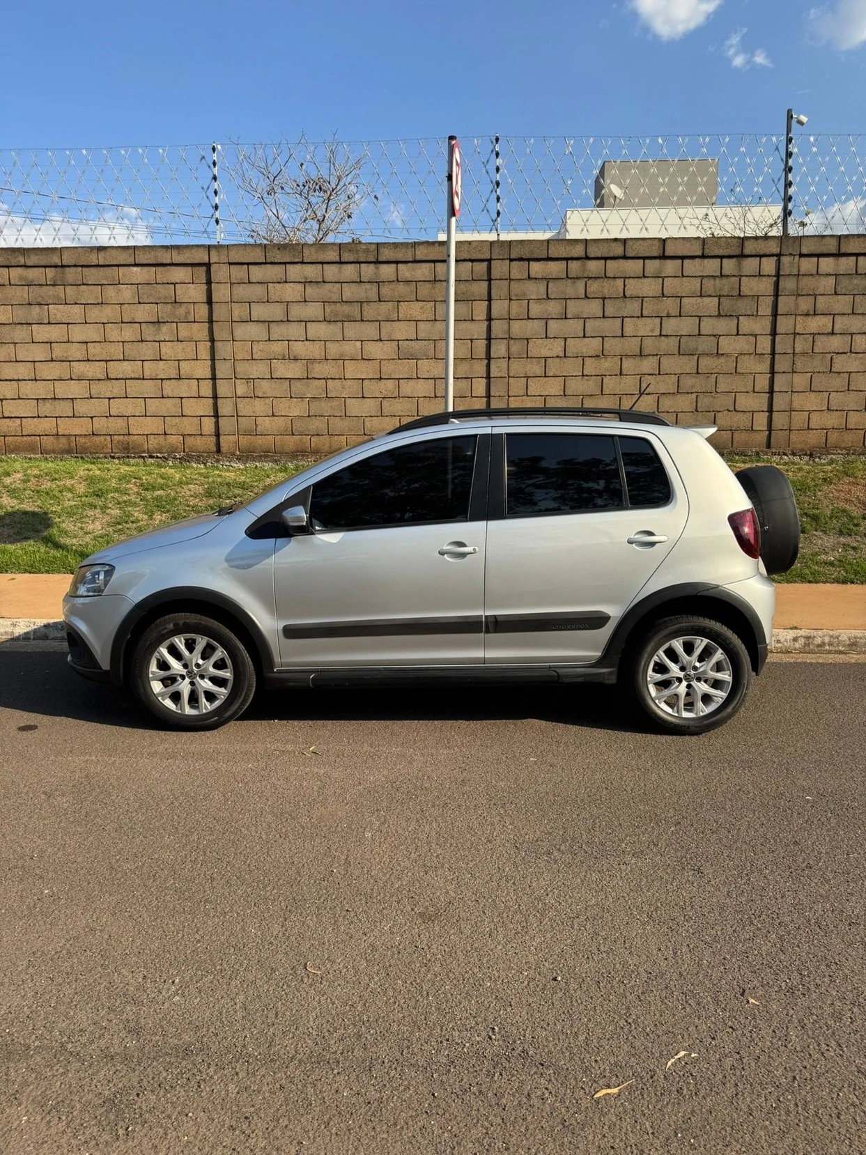 VOLKSWAGEN CROSSFOX