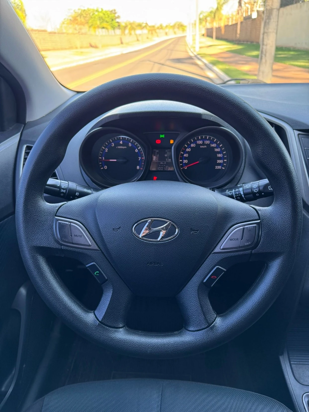 HYUNDAI HB20